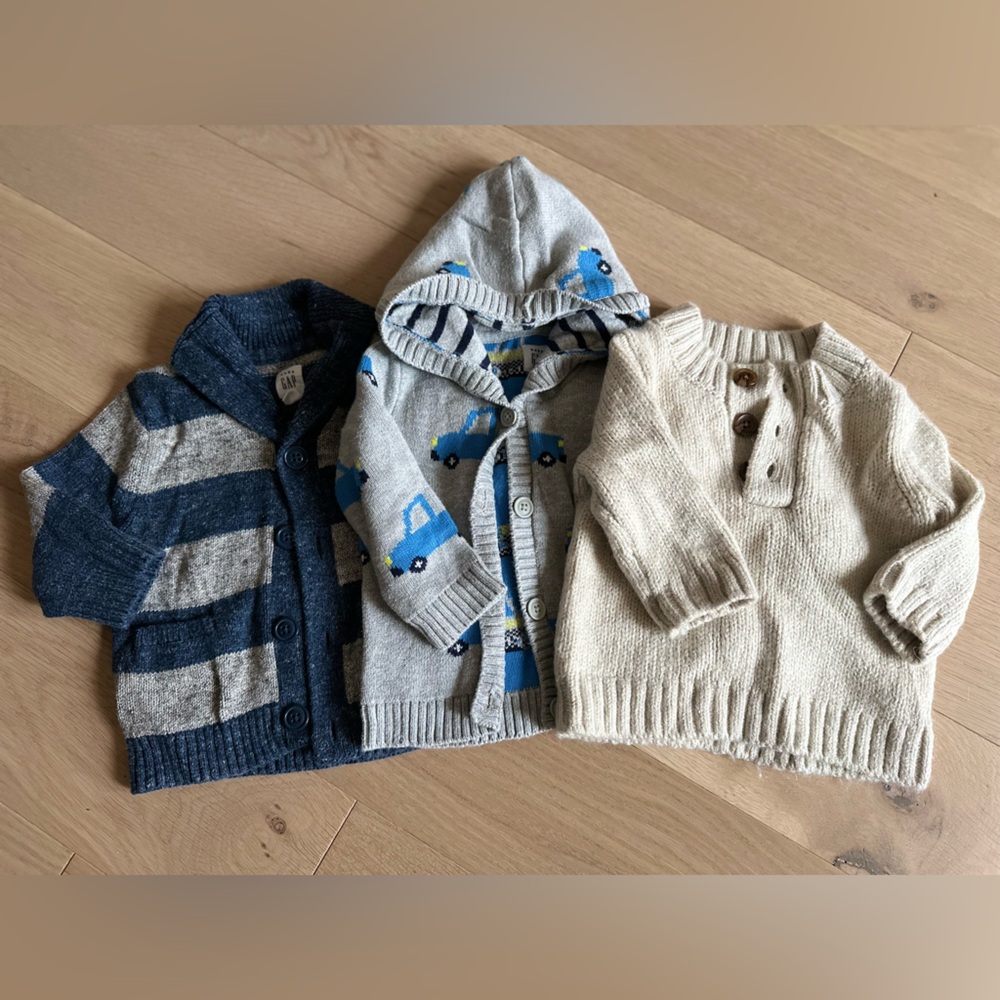 3 Gap sweaters 6-12months